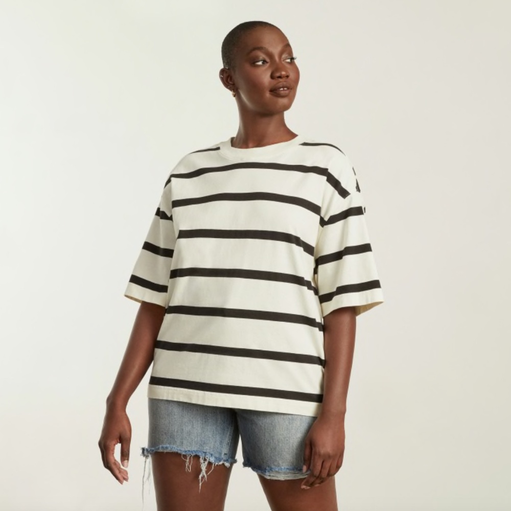 Everlane Premium Weight Relaxed Tee, size small